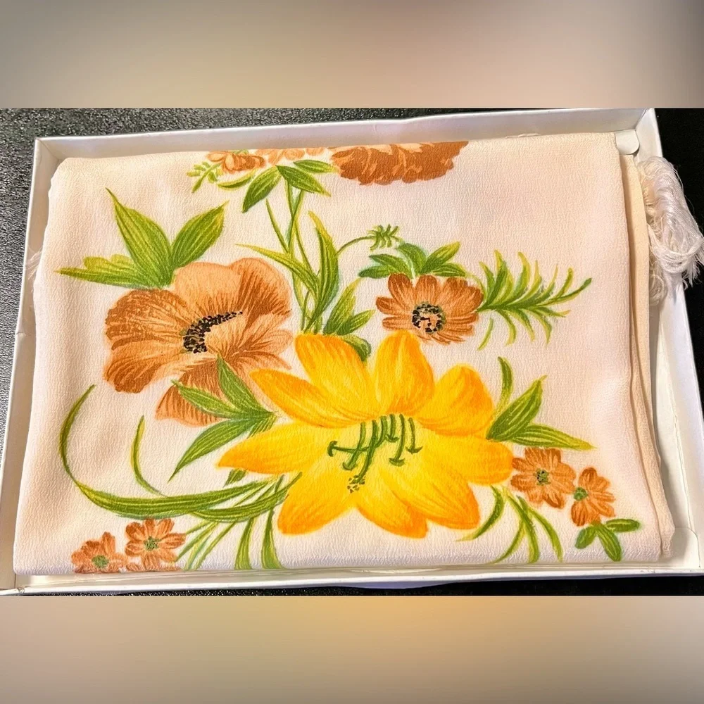 VTG Suzhou Silk Hand Painted Floral Fringe Scarf NIB Wearable Art Boho Cream